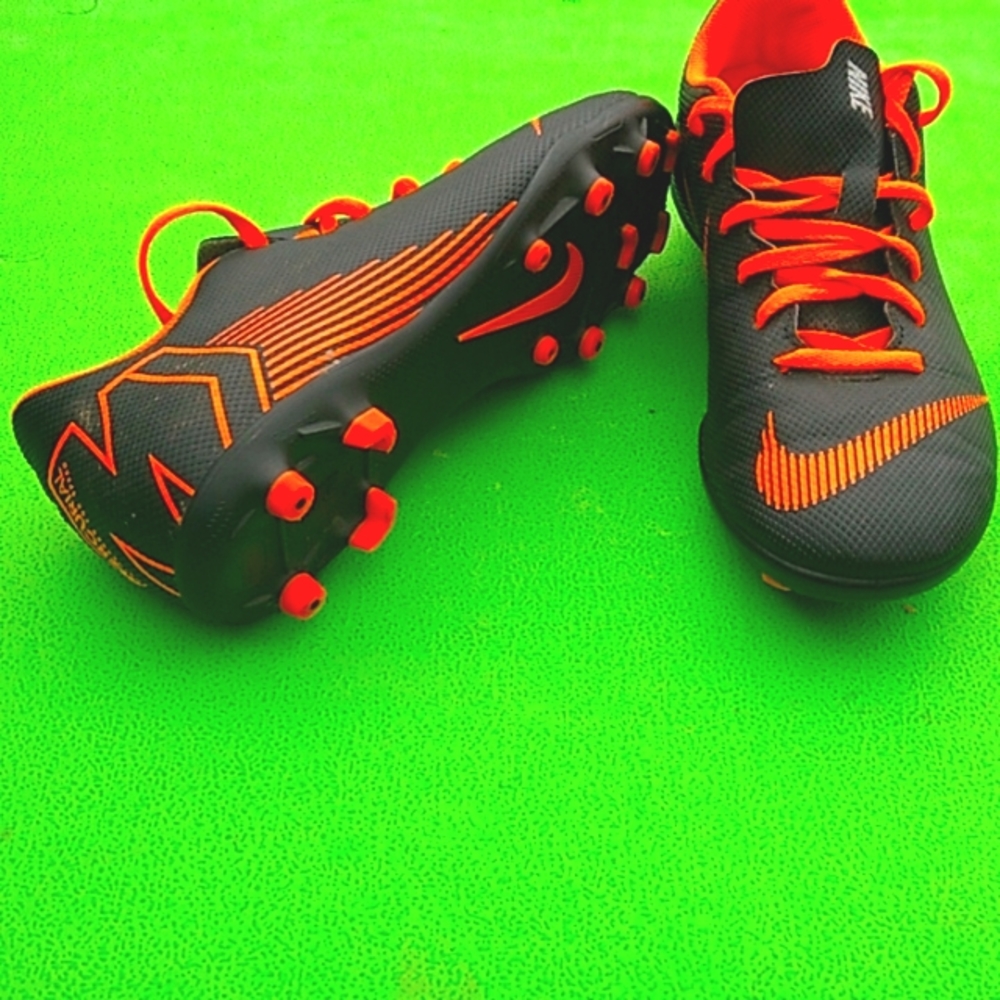 Nike - Picture 5 of 6